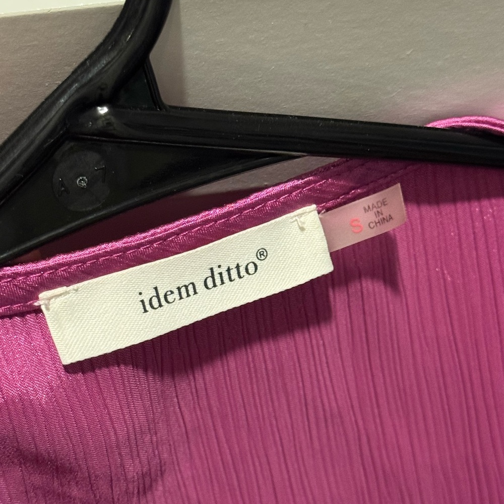 Elegant Magenta Pink Women's Top - Picture 12 of 12
